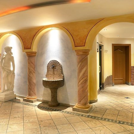 Hotel Maria Theresia Silandro Exterior foto