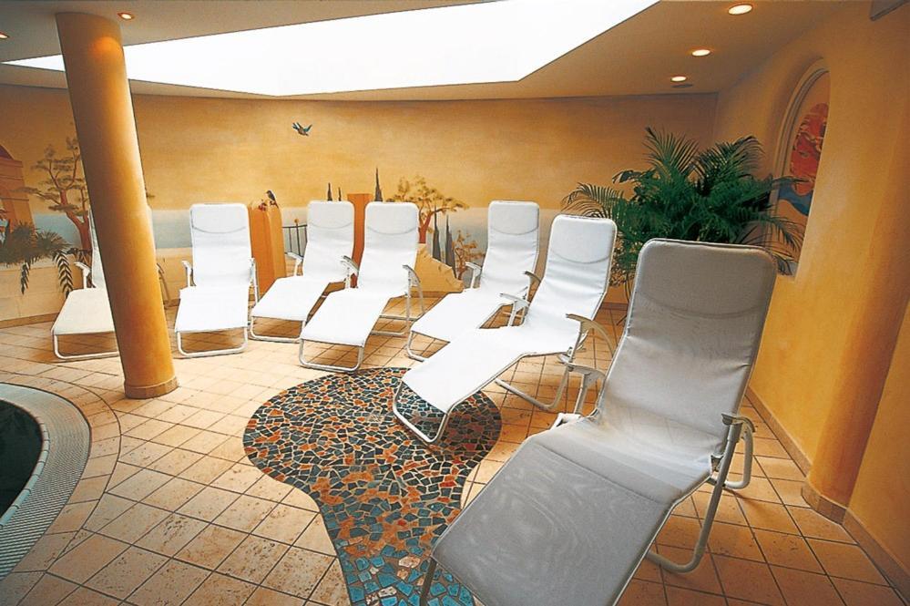 Hotel Maria Theresia Silandro Exterior foto