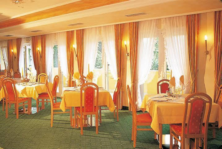 Hotel Maria Theresia Silandro Exterior foto