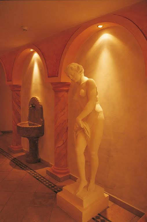Hotel Maria Theresia Silandro Exterior foto